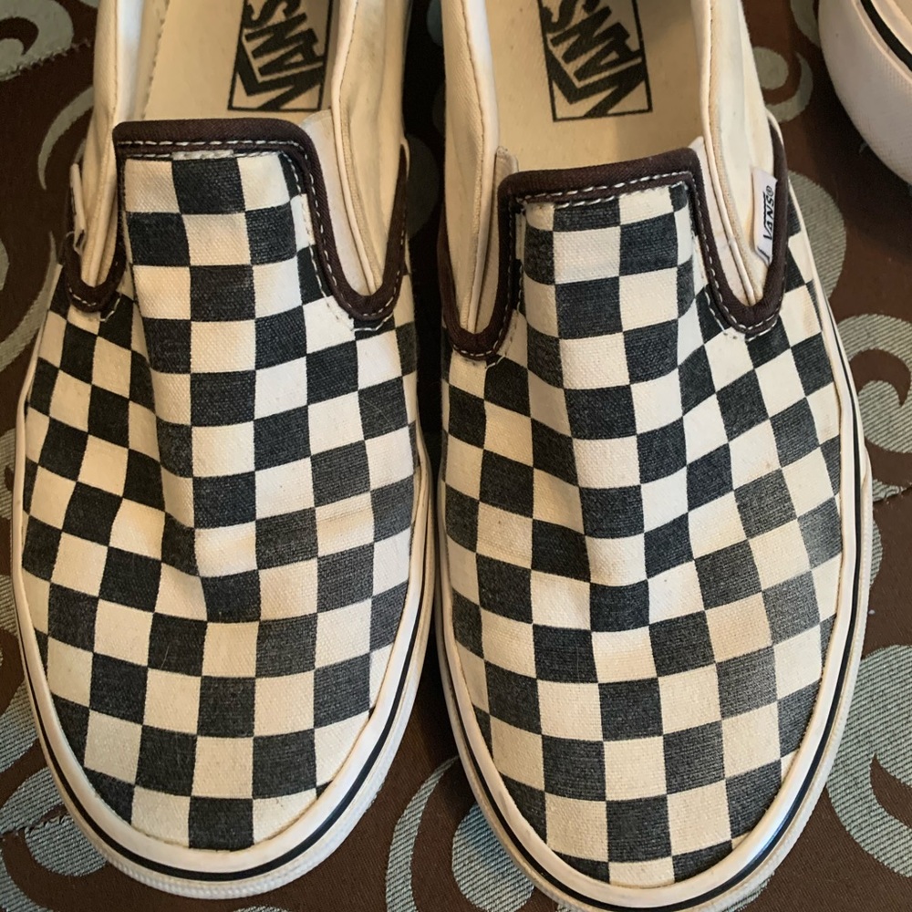 Checkered vans slip on
